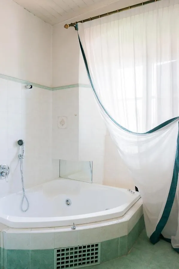 Suite&Apartment in Villa del 1700 Gavardo Affittacamere